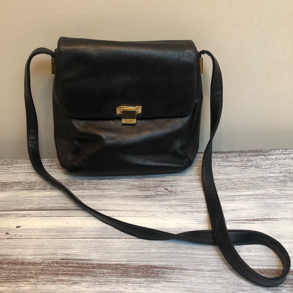 Laura Scott leather shoulder bag